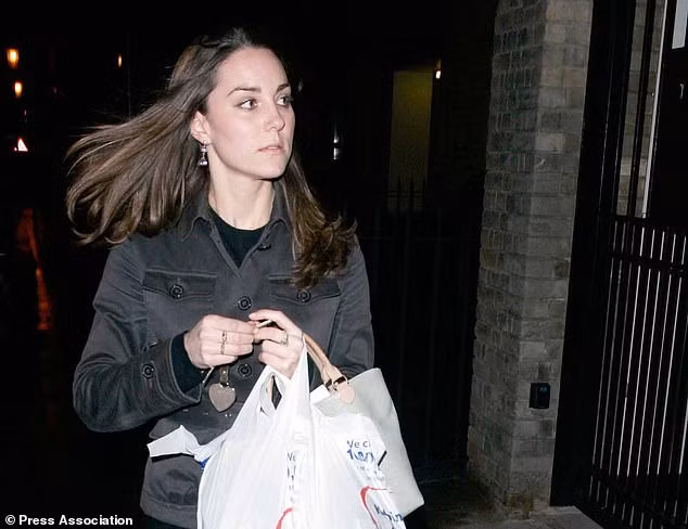 Phien quan IS am muu ha doc Cong nuong Kate