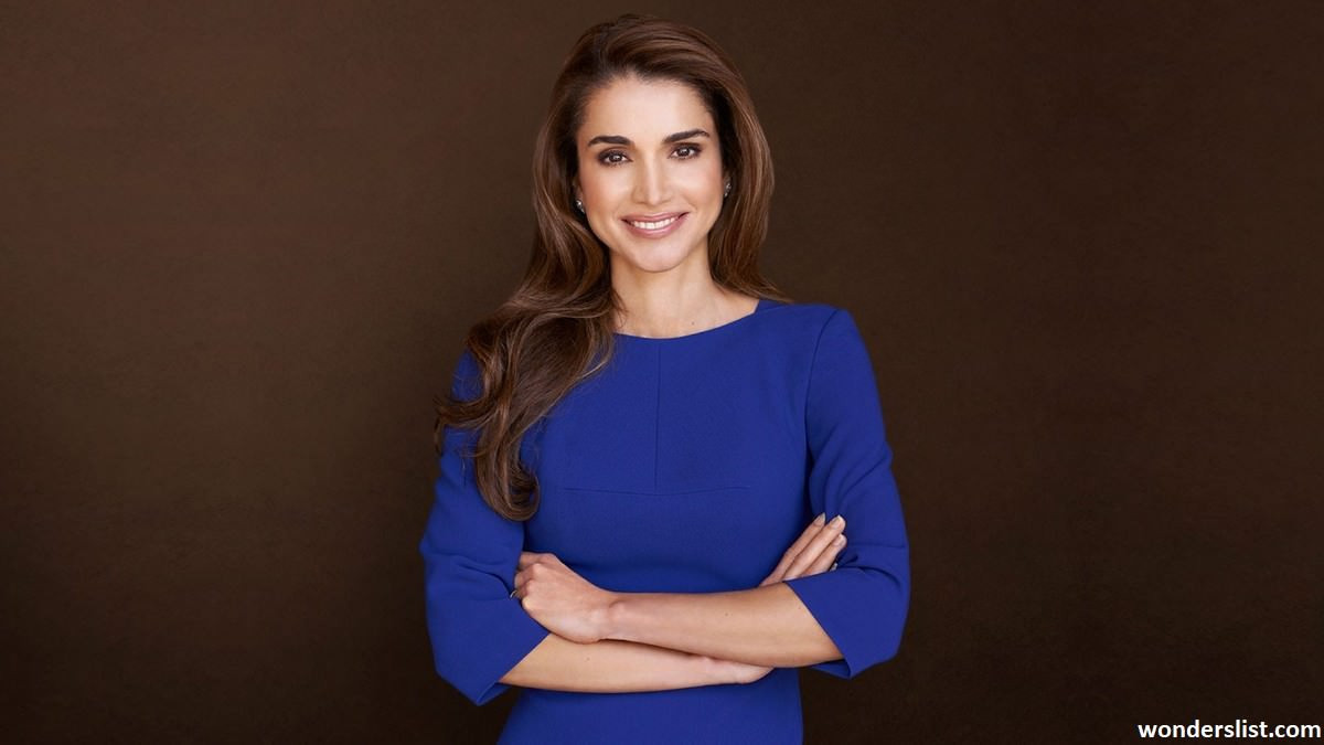 Hoàng hậu Rania của Jordan, sinh năm 1970, là một trong những người phụ nữ Hoàng gia xinh đẹp nhất. Trong nước, công việc của Hoàng hậu Rania tập trung vào việc nâng cao chất lượng giáo dục cho trẻ em Jordan. Ngoài ra, bà thường tham gia vào các hoạt động từ thiện và văn hóa.