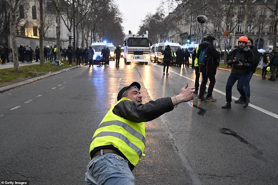 Hinh anh bieu tinh du doi tren khap nuoc Phap tuan thu 10-Hinh-4