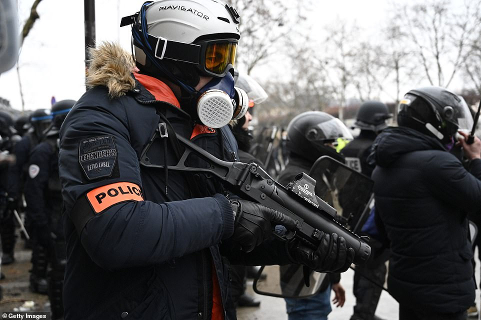 Hinh anh bieu tinh du doi tren khap nuoc Phap tuan thu 10-Hinh-9