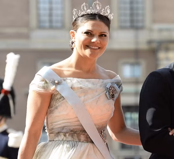 Dieu it biet ve cong chua thua ke ngai vang Thuy Dien (bai Tet)-Hinh-6