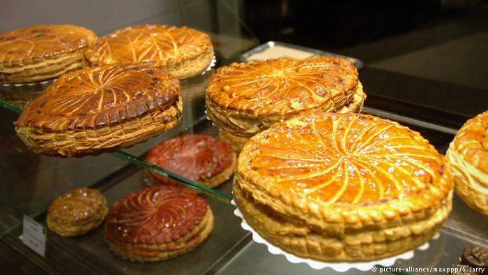 Tuần đầu tiên của năm mới là thời điểm tuyệt vời để ghé thăm một tiệm bánh ở Pháp, nơi bạn sẽ tìm thấy loại bánh ba vua truyền thống.