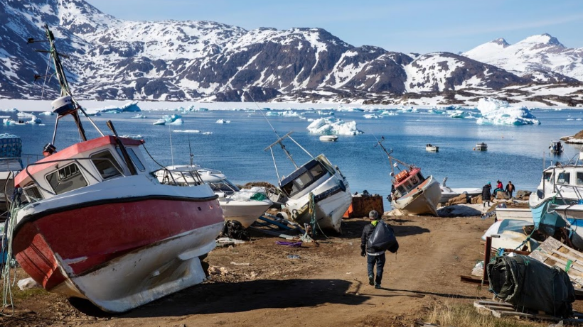 Một bến tàu trong thị trấn nhỏ ở Greenland.
