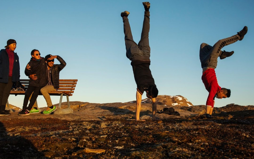 Giới trẻ ở Tasiilaq vẫn rất lạc quan vào cuộc sống.