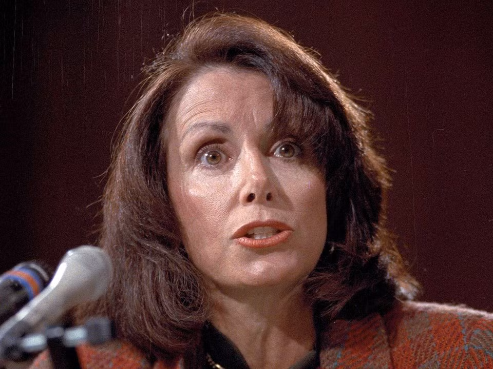 Nancy Pelosi: Tu ba noi tro den nguoi phu nu quyen luc nhat nuoc My-Hinh-8