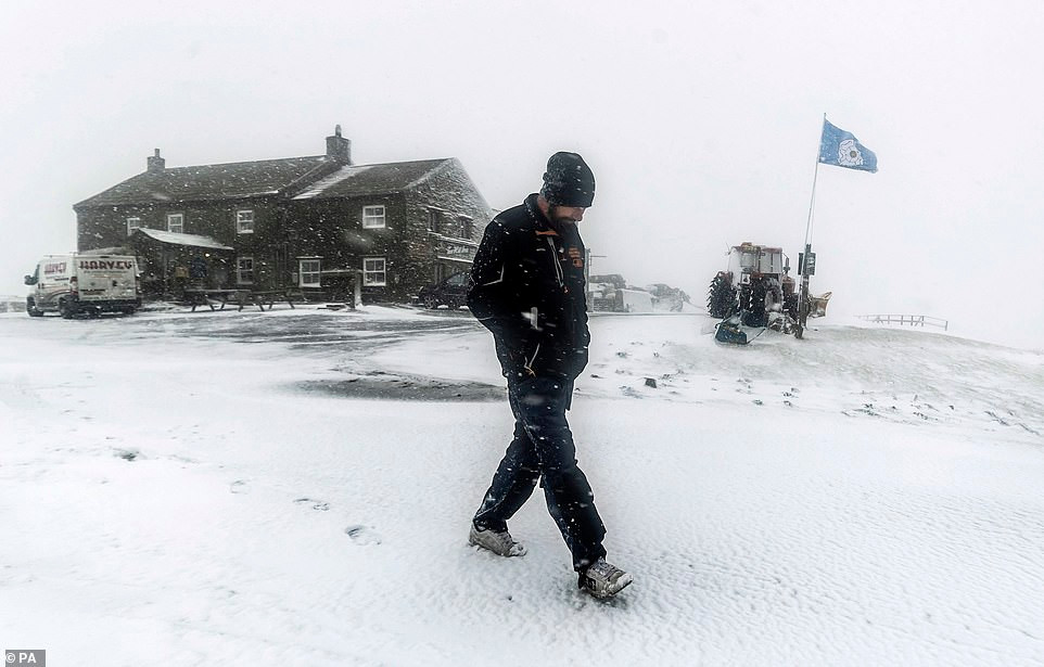 Dự báo, tại các khu vực miền nam nước Anh, tuyết rơi dày tới 10 cm.