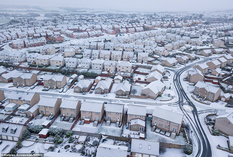 Một khu dân cư ở thị trấn Kelty, Fife ở Scotland, trong buổi sáng ngày 29/1.