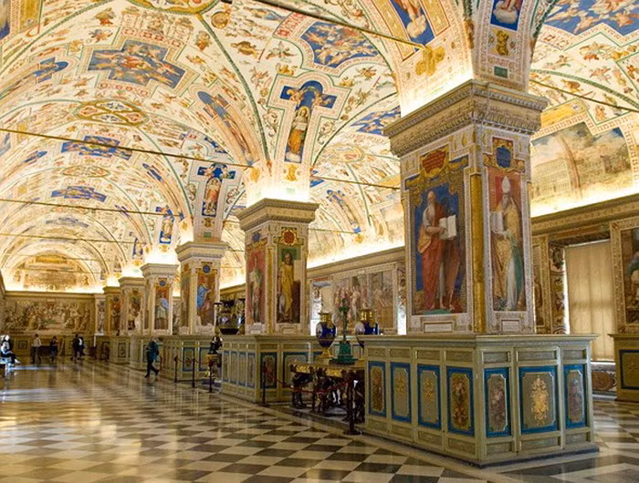 Ben trong Vatican - quoc gia dac biet nhat the gioi co gi bi an?-Hinh-14