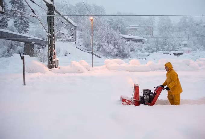 “Lanh cong” canh tuyet trang bao trum khap the gioi vao mua dong-Hinh-8