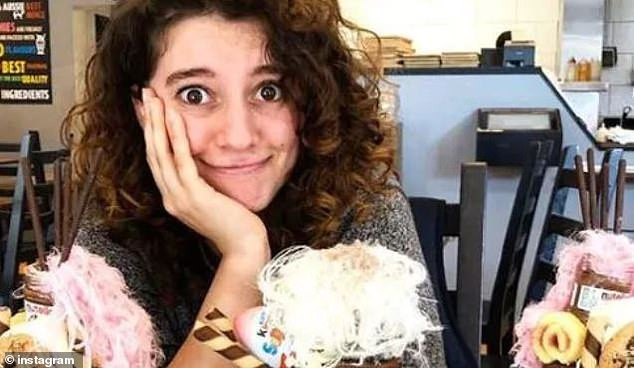 Kinh hoang nu sinh xinh dep bi giet khi dang noi chuyen qua FaceTime-Hinh-3