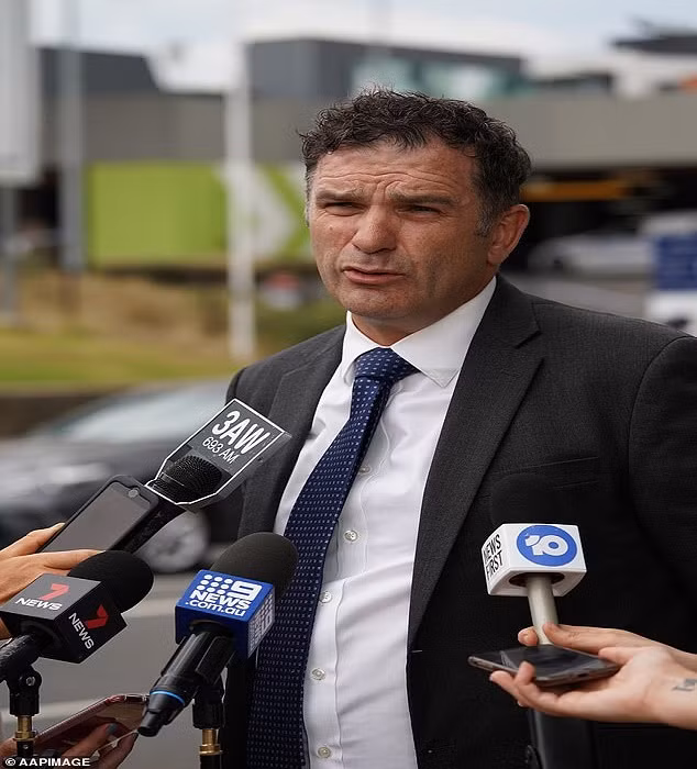 Kinh hoang nu sinh xinh dep bi giet khi dang noi chuyen qua FaceTime-Hinh-6