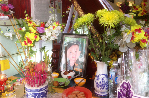 Vi sao dieu khung dut duoi van cuon duoc be trai len troi?-Hinh-2