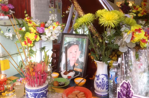 Vi sao dieu khung dut duoi van cuon duoc be trai len troi?-Hinh-2