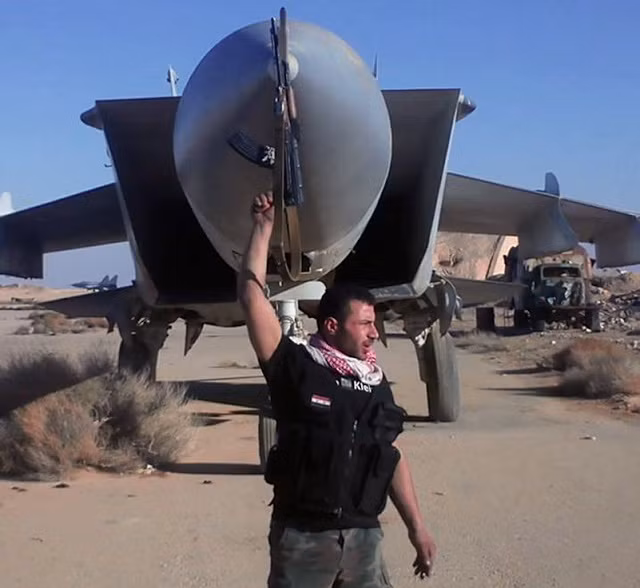 Qua đó, có khả năng toàn bộ số MiG-25 của Không quân Syria đã ngừng hoạt động hoàn toàn. Đây là một điều đáng tiếc khi MiG-25 sở hữu tính năng đặc biệt mà đến giờ các máy bay chiến đấu Mỹ, Israel đều không thể đạt được. Nguồn ảnh: Oryx