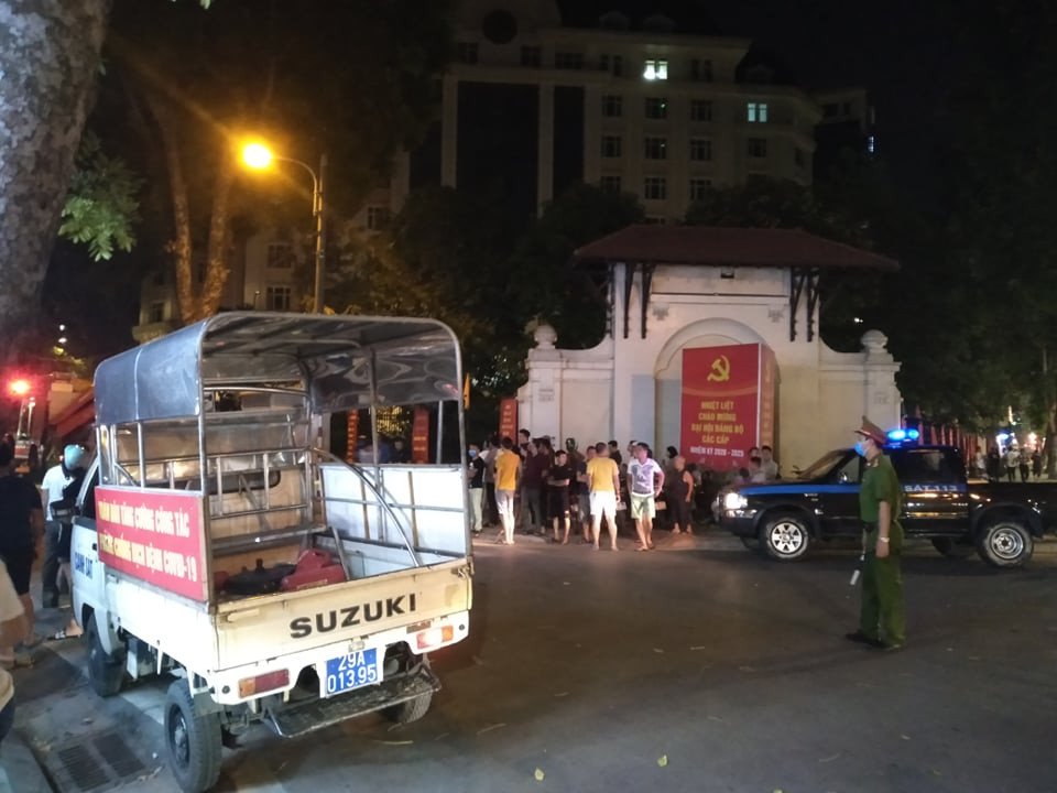 Sap thang lap kinh 4 nguoi chet o Ha Noi: Ai thue 4 cong nhan?