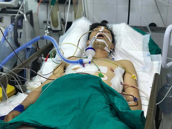 Tai xe Grab bi cuop dam giua dem o Ha Noi: Suc khoe gio ra sao?