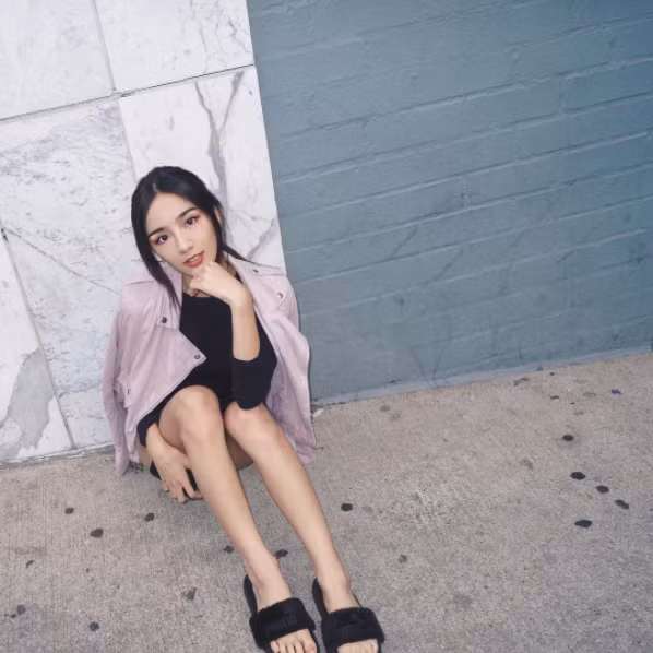 Cô nàng không công khai nhiều thứ về mình ngoài những hình ảnh khiến người ta phải xuýt xoa.