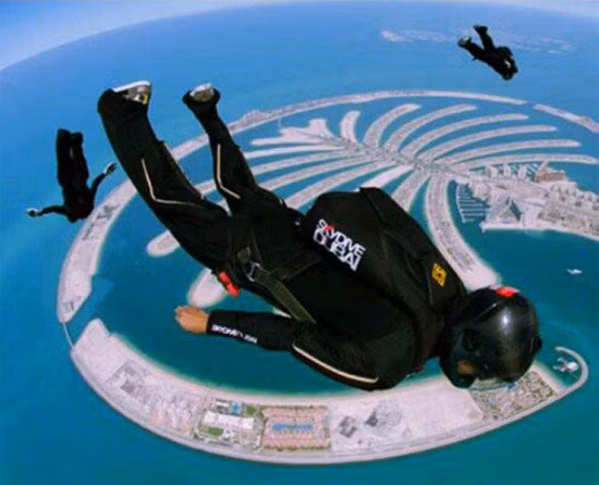 Chia sẻ với báo giới, ông bố 2 con nói rằng anh ngưỡng mộ và ủng hộ ông Moon từ lâu, luôn mong ông lên làm tổng thống để cải tổ đất nước. Do đó, được bảo vệ ông là vinh hạnh đối với anh.