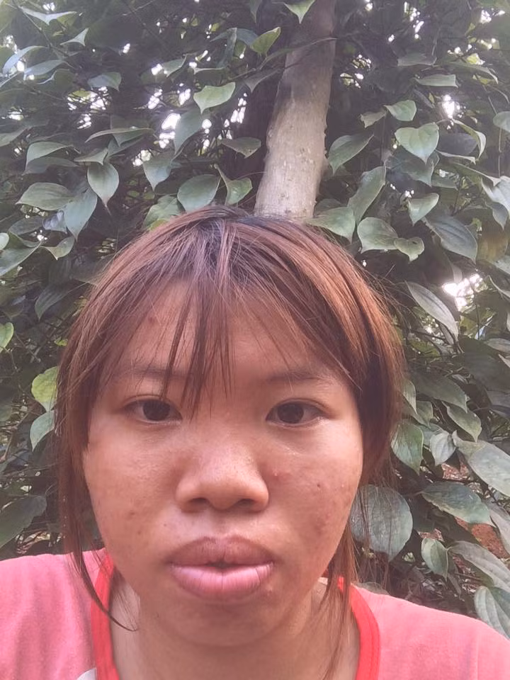 "Ngày trước chị 50kg. Nhưng chị cũng không phải ăn kiêng gì nhiều lắm. Mỗi bữa ăn giảm bớt chất bột và tăng cường ăn nhiều rau xanh, uống nhiều nước vì thế chị đã giảm được 8kg đó em" - Facebooker Thanh Thanh chia sẻ.