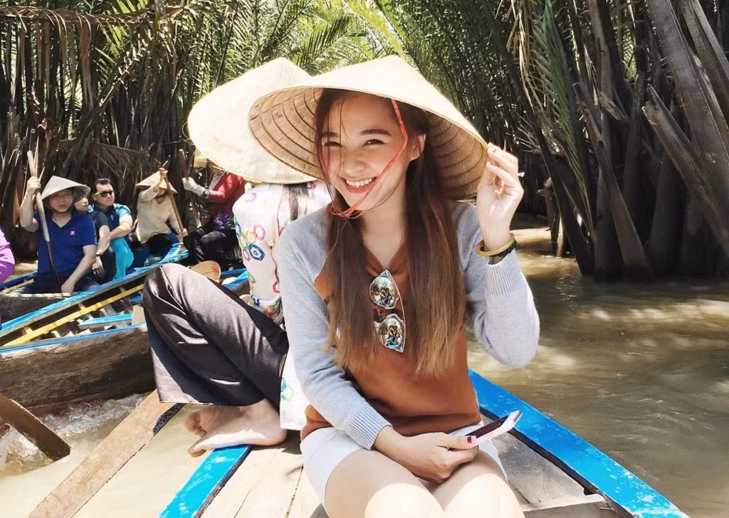 Vẻ ngoài vui tươi, trẻ trung của nữ sinh Đại học Văn Lang.