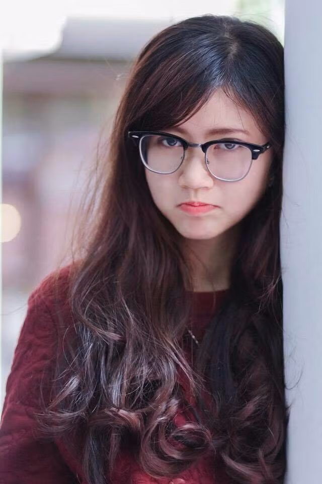 Như Ý cũng có anh trai là cầu thủ nên cô rất hiểu và thông cảm cho bạn trai. Cô từng bật mí món quà đầu tiên được Trọng Đại tặng là một thỏi son, trên đó ghi tên biệt danh của hai người là Mieo và Oscar, đúng theo phong cách teen.