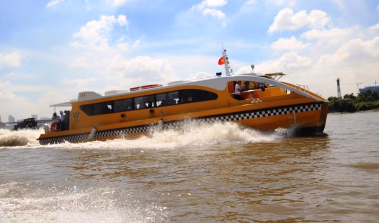 Ngoài ra, trong tuyến số 1, theo chỉ đạo của UBND TP HCM, chủ đầu tư sẽ bổ sung thêm 3 bến là bến Thủ Thiêm (quận 2), bến Tân Cảng (quận Bình Thạnh) và bến Trường Thọ (quận Thủ Đức).