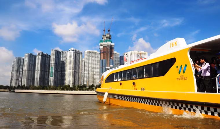 Tuyến số 1 (bến Bạch Đằng - bến Linh Đông) có chiều dài 10,8km...