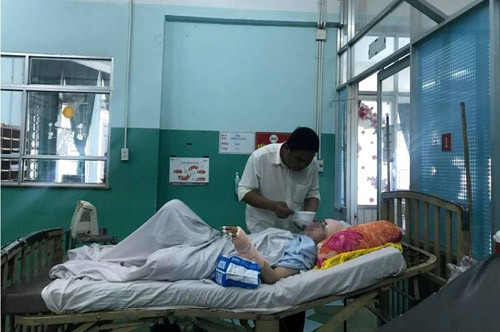 Dù đã qua cơn nguy kịch nhưng nạn nhân Mỹ Châu vẫn còn 2 viên đạn trong đầu chưa thể phẫu thuật để lấy ra.