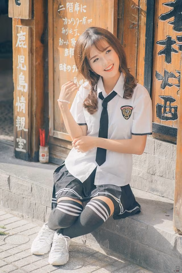 Để chuẩn bị hành trang du học, hiện tại nữ sinh 9X đang theo học khoá Anh văn để trau dồi thêm kiến thức ngoại ngữ của mình.