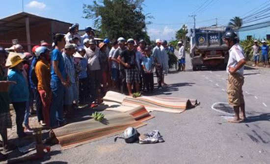 Nhung vu tai nan giao thong tham khoc tuan qua (30/11 - 5/12/2015)-Hinh-8