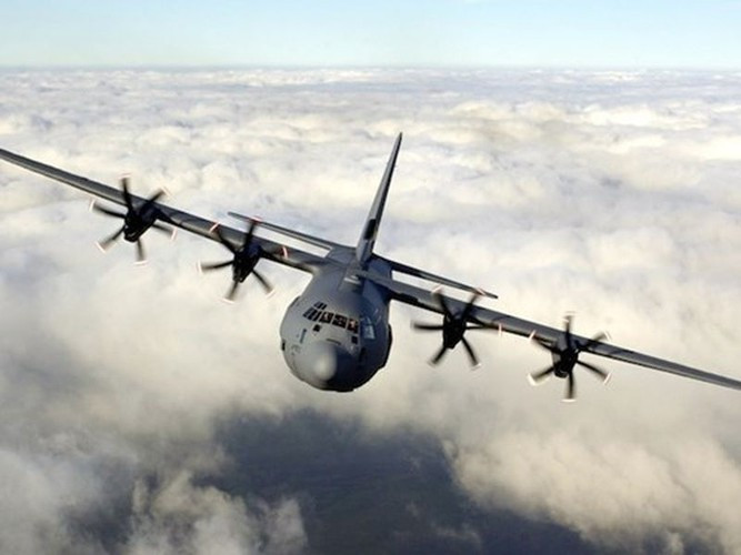 Các đơn vị tiến qua eo biển Bashi hướng ra Tây Thái Bình Dương để diễn tập bắn đạn thật. Cuộc diễn tập còn có tàu chiến hộ tống.