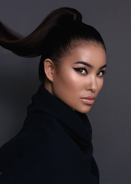 Cô thay đổi để phù hợp với yêu cầu công việc cũng như mong muốn mang đến hình ảnh mới cho khán giả trong nước lẫn quốc tế.