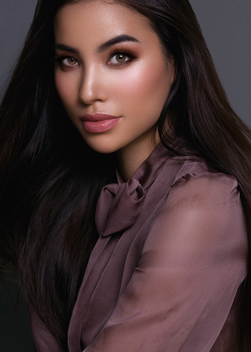 Từ khi sang Mỹ đến nay, Hoa hậu Phạm Hương cũng đang từng bước “lột xác".