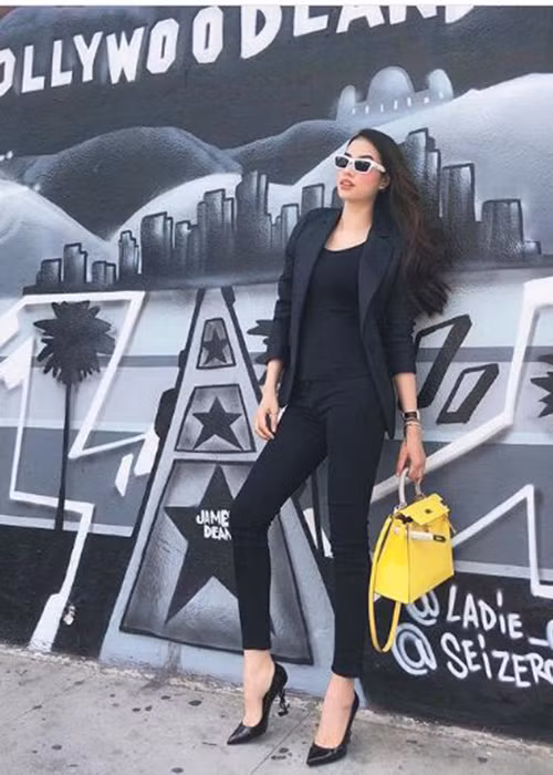 Trên trang cá nhân, người đẹp gốc Hải Phòng vẫn thường xuyên cập nhật hình ảnh.