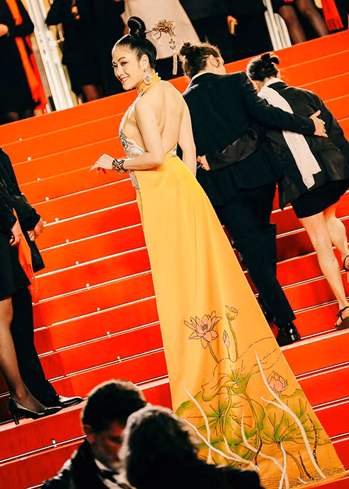 Tuyết Nga dự thảm đỏ Cannes 2019 vào tối ngày 20/5. Ảnh: FBNV