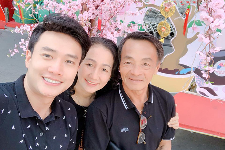 Vũ của "Về nhà đi con" có 2 ước nguyện lớn nhất trong cuộc đời là xây dựng ngôi nhà trong mơ cho gia đình và chuyến du ngoạn ở vùng xa xôi cùng gia đình.