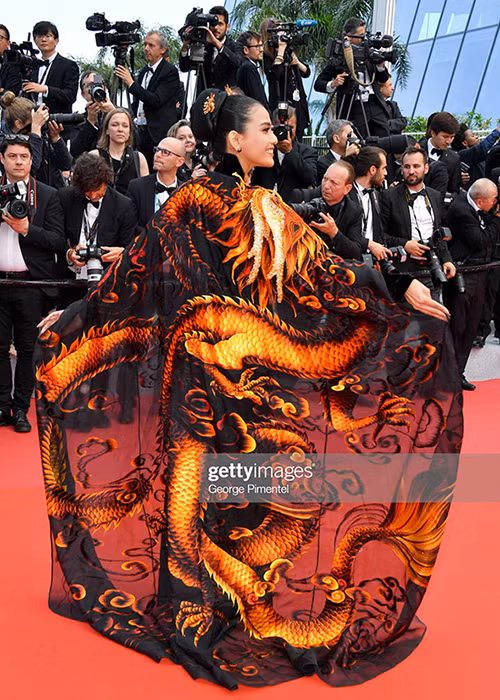 Hình ảnh nàng á hậu trong bộ trang phục truyền thống tại Cannes được Getty đăng tải.