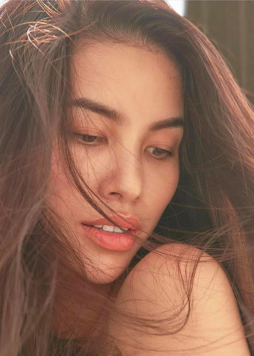 Phong cách thời trang của Phạm Phương thay đổi từ khi hoạt động ở Mỹ với vai trò người mẫu.