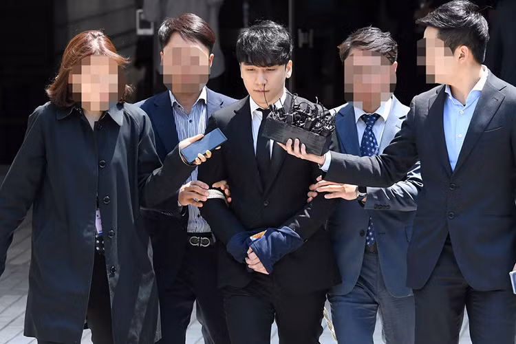 Trước khi vướng vòng lao lý, Seungri là ca sĩ thần tượng nổi tiếng. Ảnh: Osen