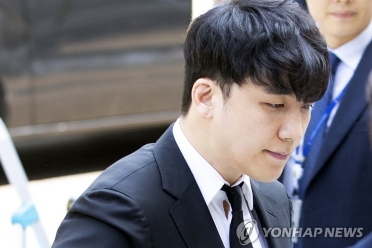 Mới đây, Seungri xuất hiện tại Tòa án quận Seoul để dự phiên sơ thẩm. Ảnh: Yonhap