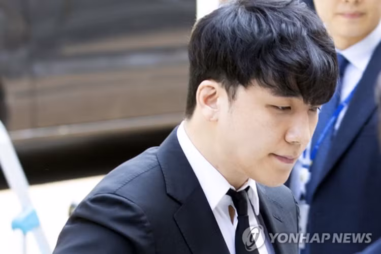 Mới đây, Seungri xuất hiện tại Tòa án quận Seoul để dự phiên sơ thẩm. Ảnh: Yonhap