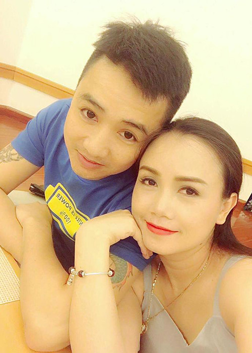 Cao Thắng thậm chí làm thơ tặng Hoàng Yến: "Anh trở về ôm trọn vẹn yêu thương/Sẽ cùng em bên Hồ Gươm xao xuyến/Mãi ghi sâu đêm Tây Hồ lắng đọng/Yêu nồng nàn rồi ngương nghịu...bởi Yêu em/Em nhẹ cười...đó là bởi yêu thôi/Hoàng hôn có khi vàng, khi tím/Yến nhỏ tìm đôi có khi hờn, khi giận/Yêu và thương ta không thể xa rời/Dấu yêu ơi anh sẽ mãi yêu người/ Ơi! Hạnh phúc tuyệt vời xin trọn vẹn yêu em".