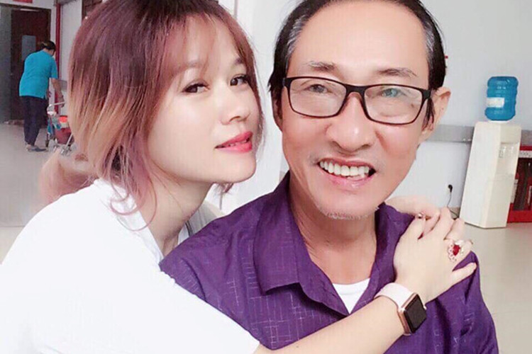 Khả Hân chăm sóc nghệ sĩ Lê Bình từ khi ông bị ung thư.