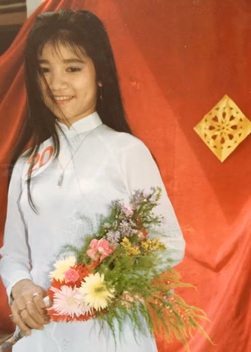 Ngo ngang voi loat anh hiem thoi tre cua MC Cat Tuong