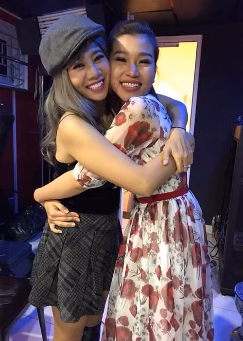 Tình bạn đẹp giữa Mai Phương và Bảo Như khiến không ít người xúc động.