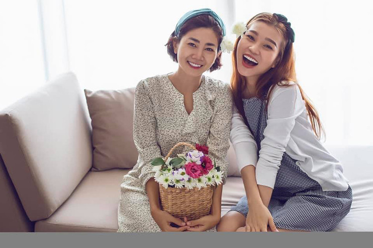 "Bạn tôi sôi nổi, nhiệt tình lắm nên chịu khó nói chuyện, chia sẻ, còn tôi thì khó nói chuyện và chia sẻ hơn. Dần dà 2 đứa nói chuyện nhiều hơn, tôi cũng chịu khó chia sẻ nhiều hơn", Mai Phương viết.