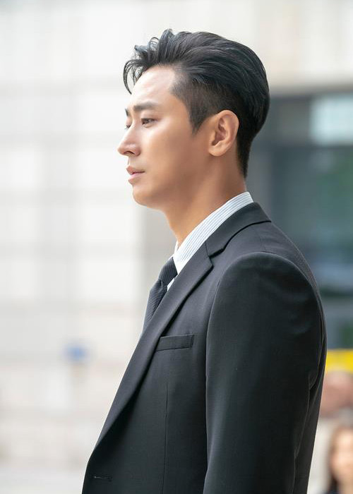 Nam diễn viên sở hữu gương mặt không góc chết.