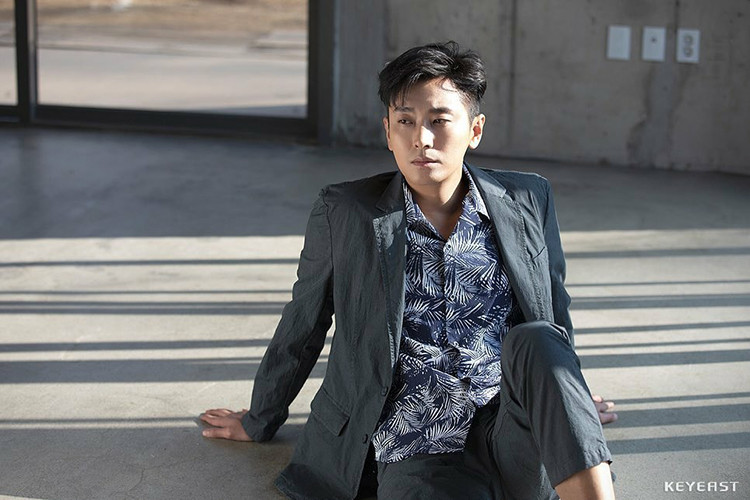 Ji Hoon giúp hàng loạt bộ phim trở thành tác phẩm ăn khách như "I am king", "Five fingers", "Marriage blue", "Mask".