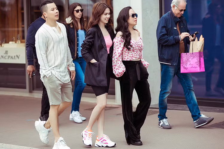 Trước đó, Ngọc Trinh cho rằng bộ đầm cô mặc trên thảm đỏ Cannes 2019 hợp với mình và mang lại hiệu ứng thảm đỏ cao.