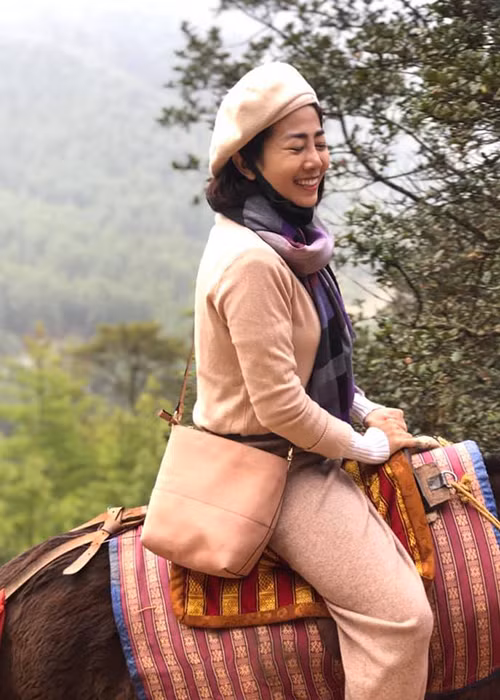 Ốc Thanh Vân chia sẻ, Mai Phương không thể đến viếng nghệ sĩ Lê Bình bởi sau chuyến du lịch Bhutan, gương mặt của Mai Phương bị sưng phù.